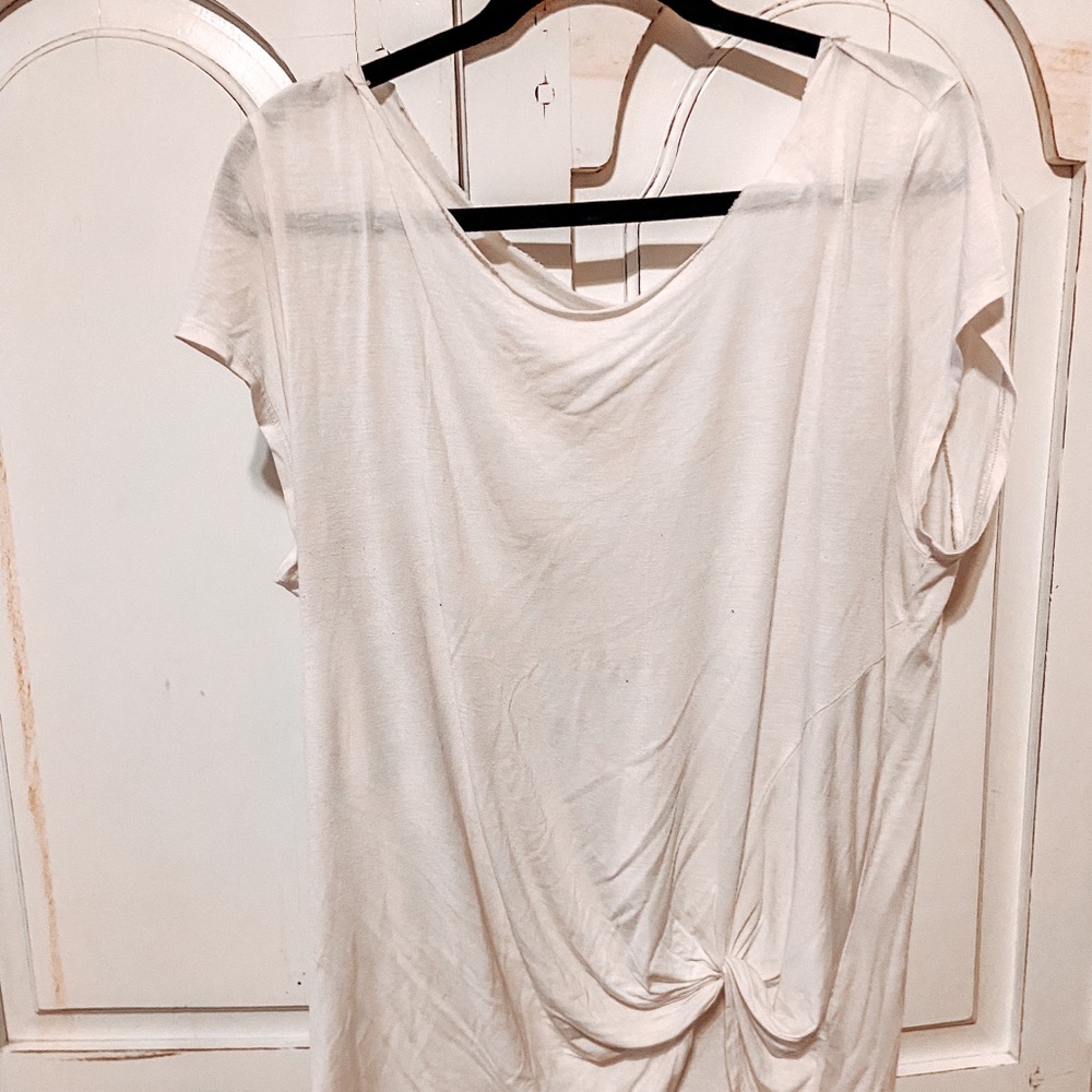 Comfy basic set shirt bundle. L/XL $15